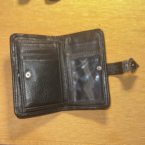 BRIGHTON BLACK PEBBLED LEATHER 3-SECTION SMALL WALLET 3x5 SILVER TONE HEART SNAP - Picture 3 of 7